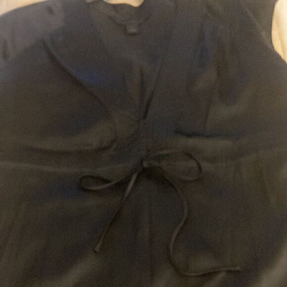 Express Design Studio Silk Blouse With Cap Sleeve & V-Neck. Size XS. - Picture 4 of 7